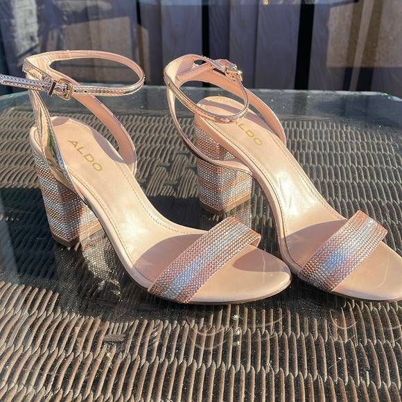 Aldo rose gold heels size 6 with sequins - Picture 1 of 11